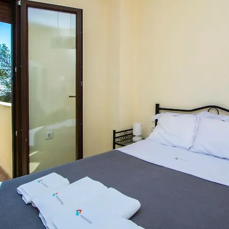 Guedin Sea Side House,
