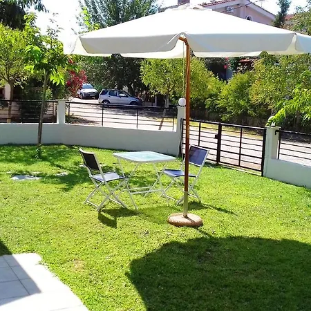 Guedin Sea Side House, *